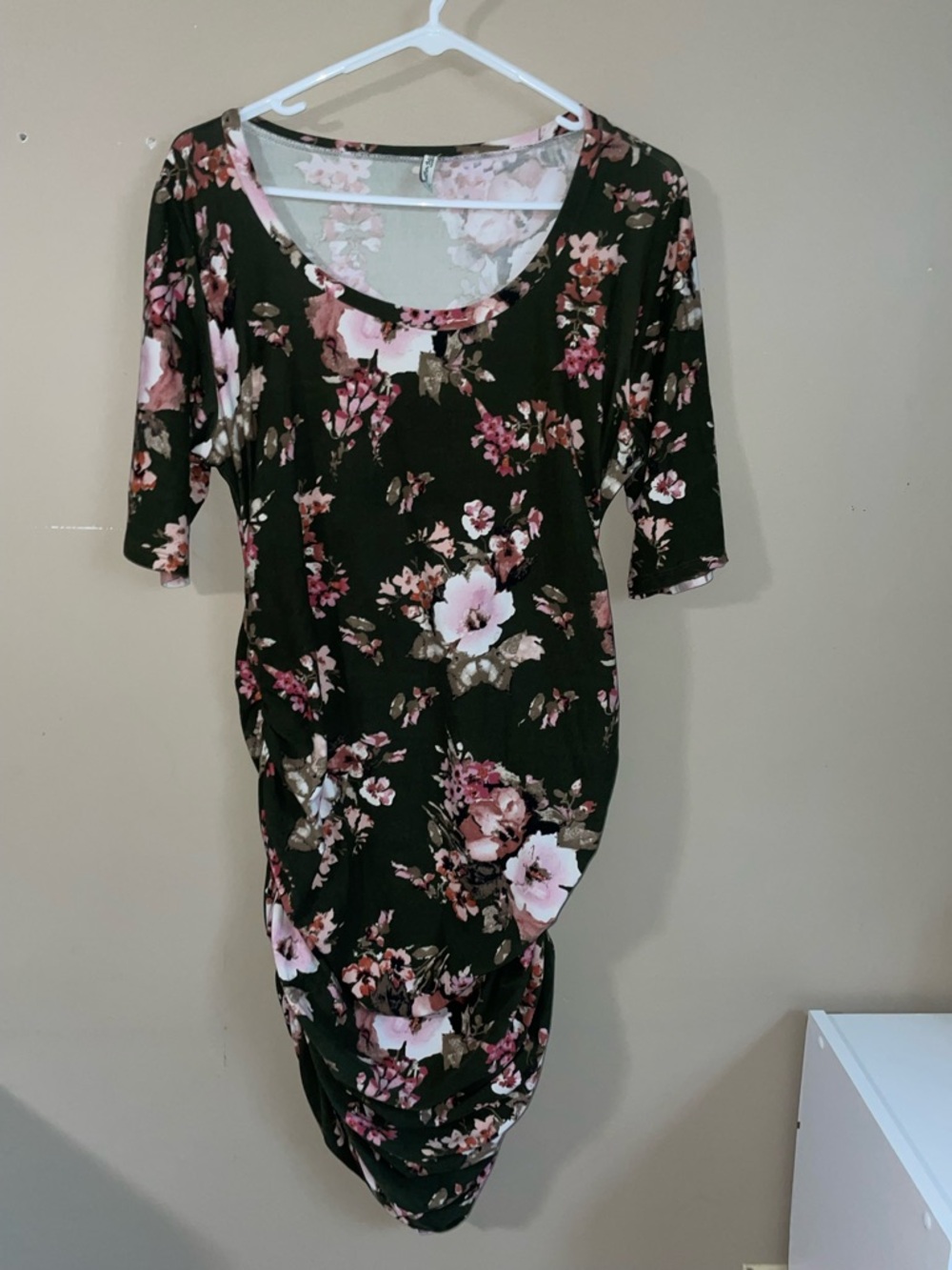 Mother Bee Maternity Green/pink floral scoop neck ruched dress size XL